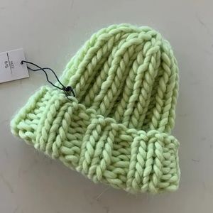 Pierangeli chunky knit beanie in honeydew